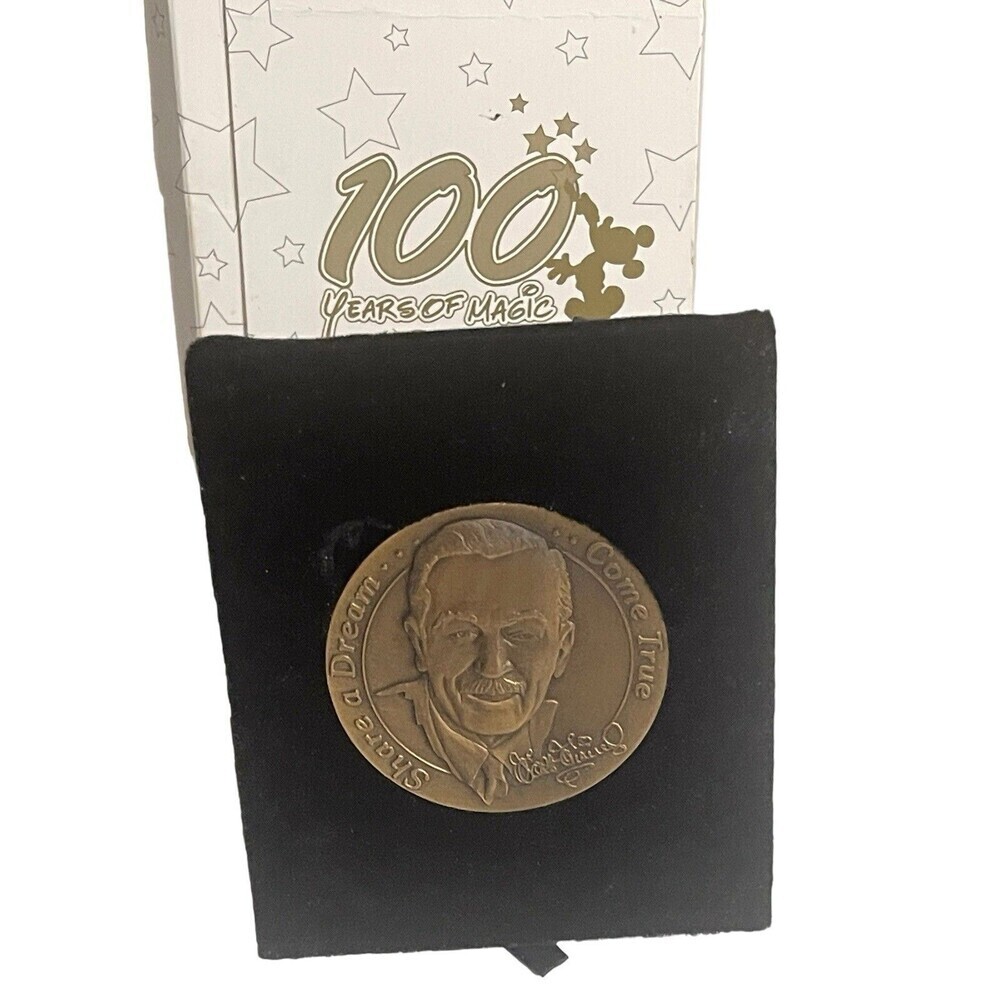 Walt Disney World Bronze Coin Medallion 2001 100 Years of Magic Cast Member
